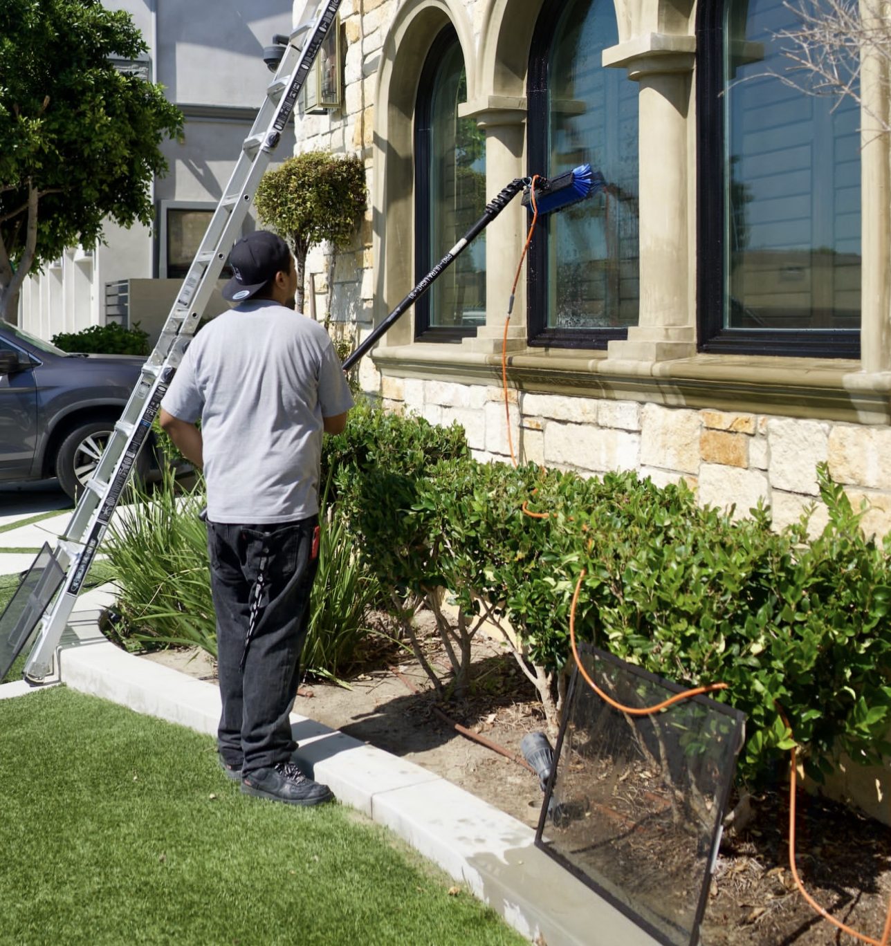 Window and Exterior Cleaning in Los Angeles by Paradas Cleaning Services